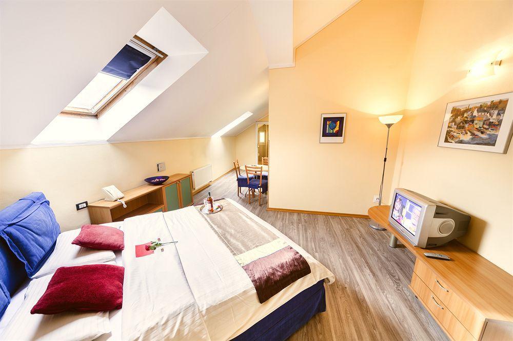 Central Hotel Tiepolo Prag Eksteriør billede